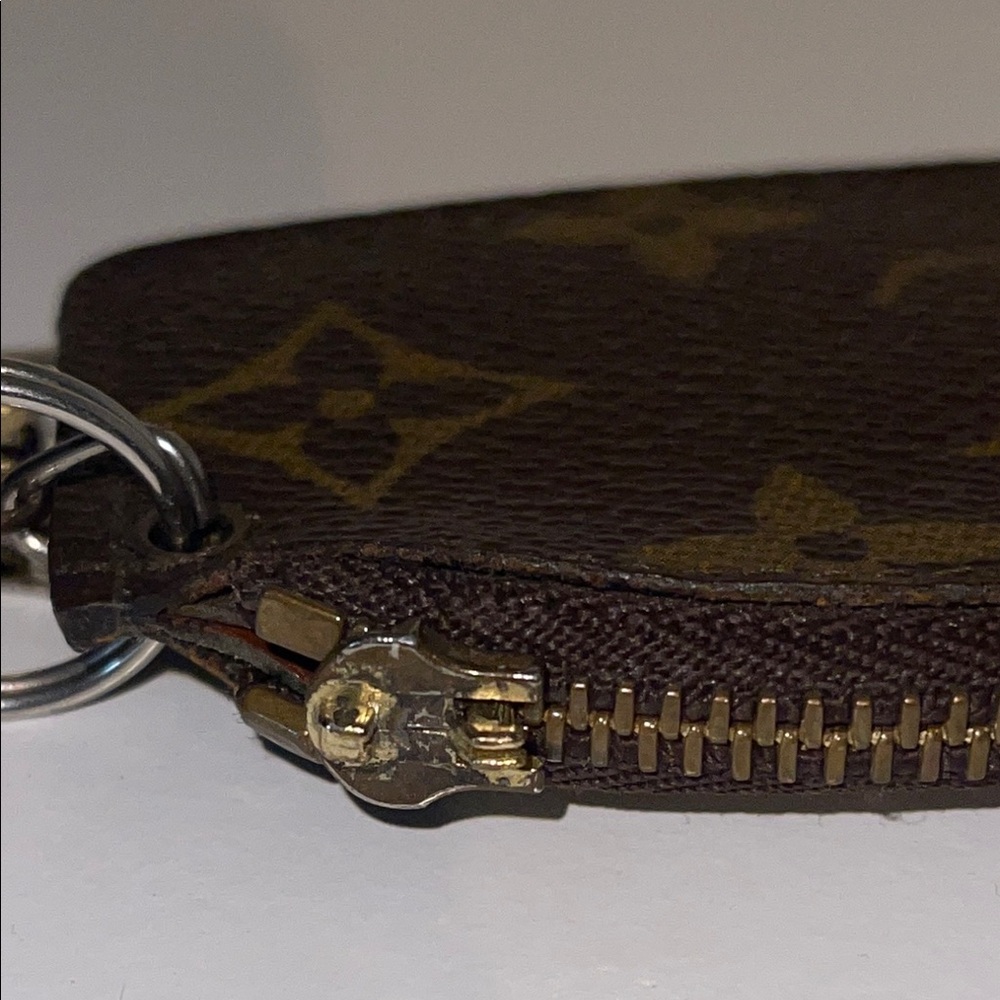 Louis Vuitton Monogram Key Pouch - Picture 11 of 16